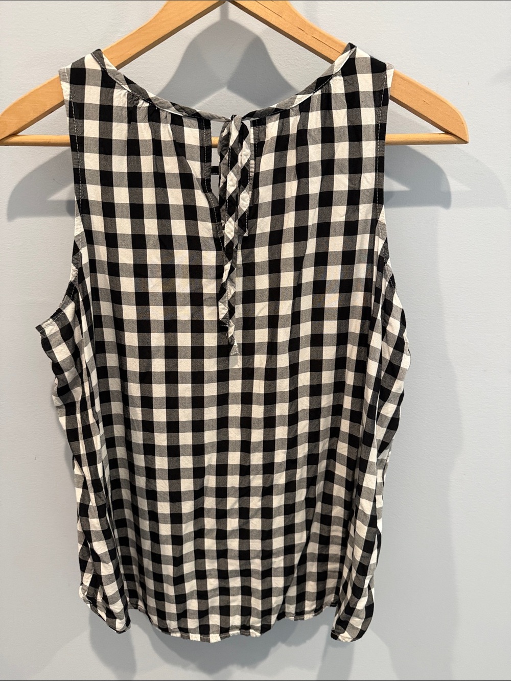 LOFT Black & White Gingham Sleeveless Top - Picture 4 of 6